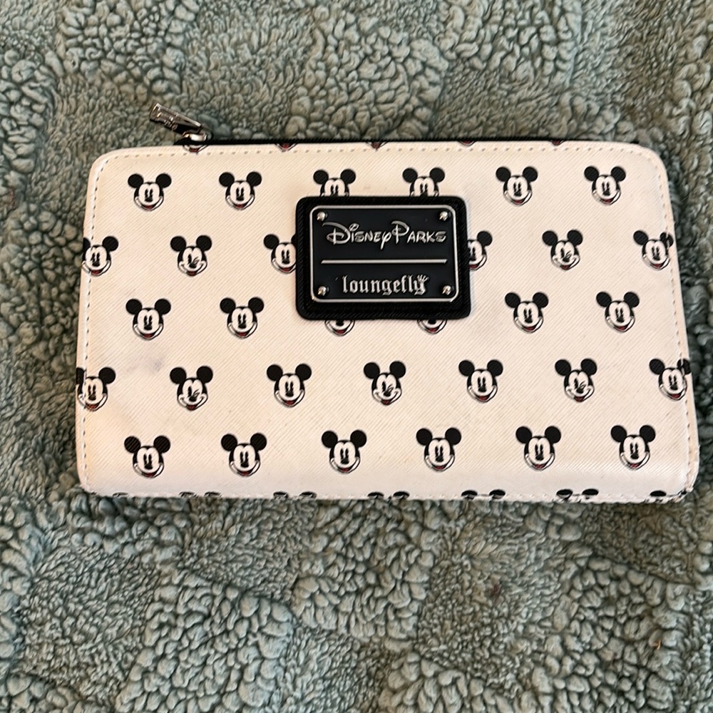 Loungefly wallet
